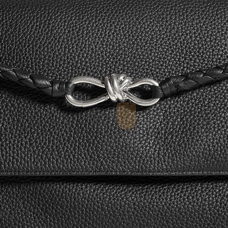 BOTTEGA VENETA ANDIAMO MESSENGER 807715V4FW28803 (37*26*13cm)